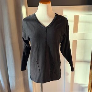 💕 Elegant Black V-Neck Sweater for Women